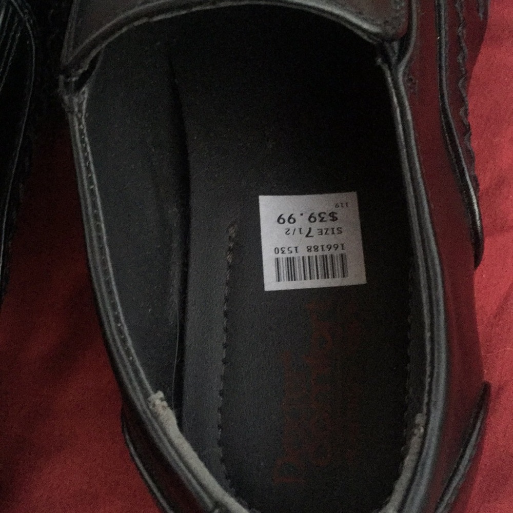 Size 71/2 Dexter black dressing shoes. - Picture 3 of 3